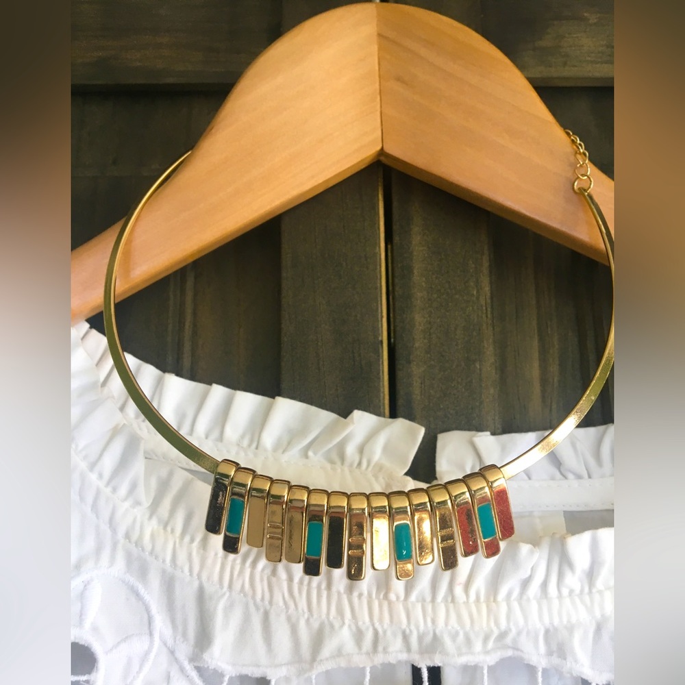 MOA DESIGN GOLD  TONED WITH GREEN STONES Choker NECKLACE